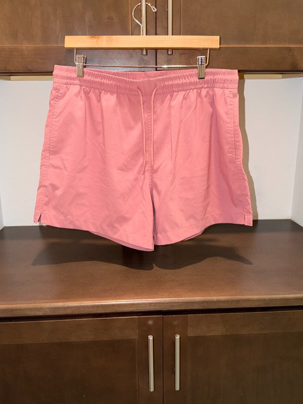 Abercrombie Men's Relaxed Stretch Salmon Pink Swim Shorts - Size Large